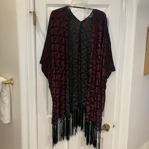 Velour kimono with fringe bottom
